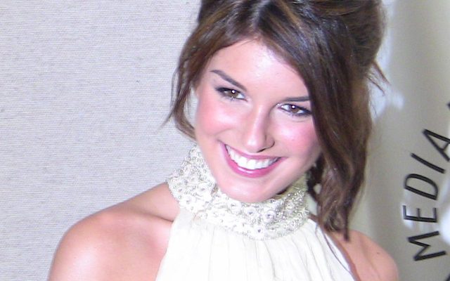Shenae Grimes-Beech