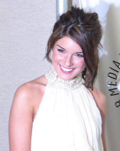 Shenae Grimes-Beech